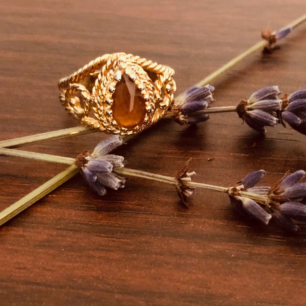 Vintage Avon Goldtone Filigree Rhinestone Ring